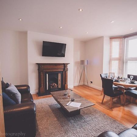 Impressive 3 Bedroom アバディーン エクステリア 写真