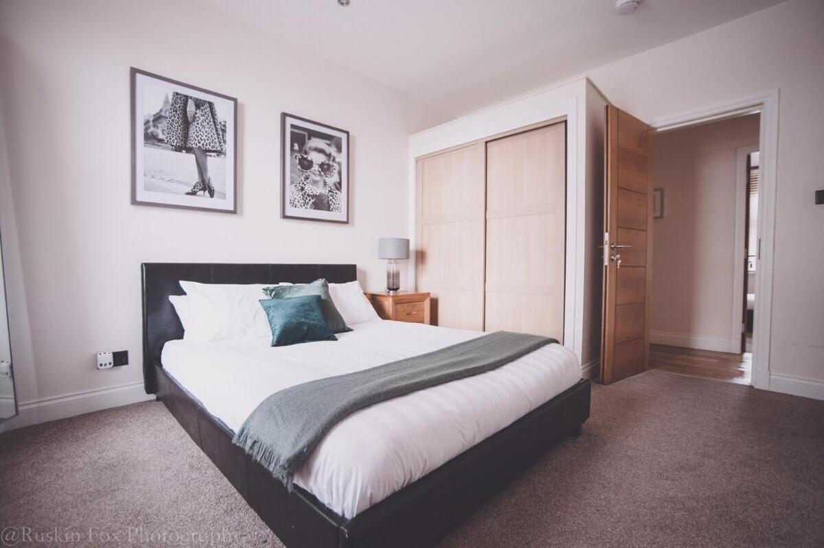 Impressive 3 Bedroom アバディーン エクステリア 写真